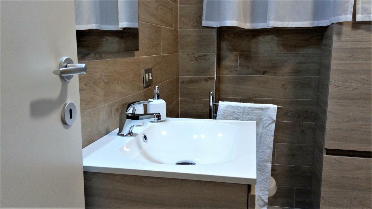 Lovely, Charming And Quiet Apartment In The Centre Air Conditioned And Free Private Garage Como Exterior foto